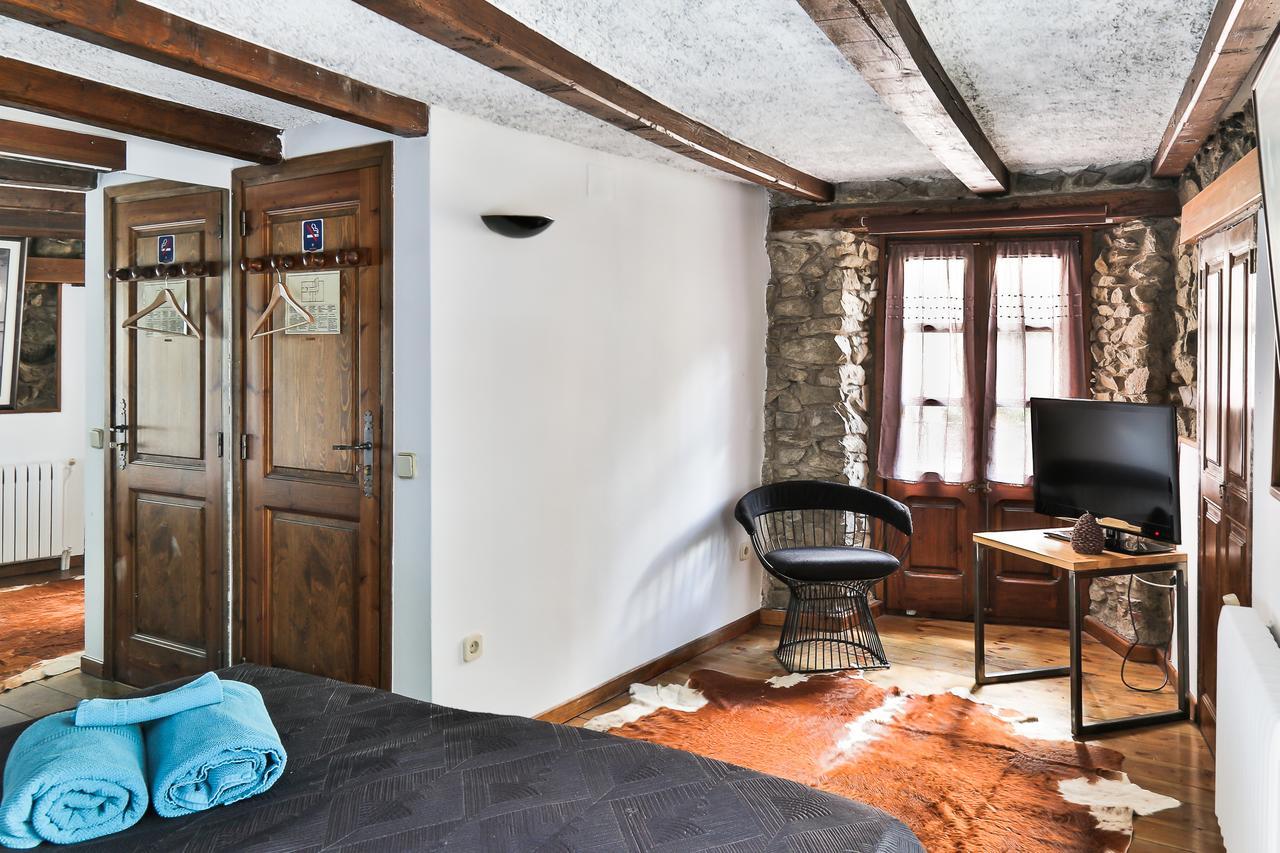 Hostal Cisco De Sans Andorra la Vella Eksteriør billede
